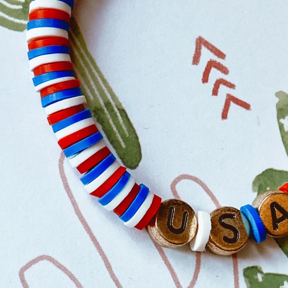 Red White and Blue flat clay bead bracelet - Picture 3 of 4